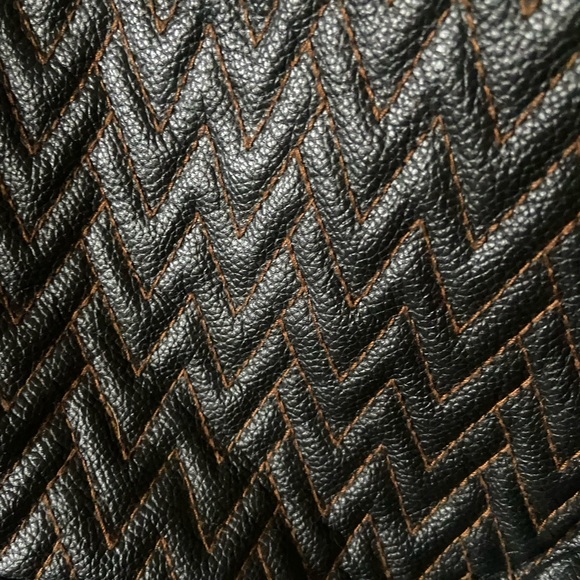 Wilsons Leather Black Shoulder Bag - Picture 2 of 11